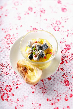fish slice - Mackerel Tartare with olive oil and lemon juice Stock Photo - Rights-Managed, Code: 825-06049648
