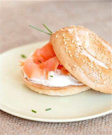 Bagel with cream cheese and smoked salmon Stock Photo - Rights-Managed, Code: 825-06315438