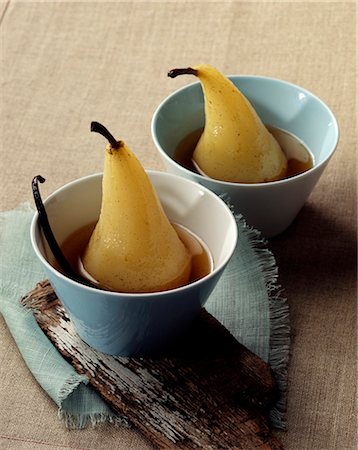 simsearch:825-06315282,k - Pears poached in vanilla-flavored sweet cider Stock Photo - Rights-Managed, Code: 825-06315584
