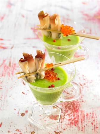 simsearch:825-03627010,k - Cream of peas with razor clams and salmon roe Stock Photo - Rights-Managed, Code: 825-06315753
