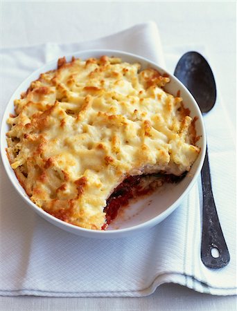 Macaronis and vegetable cheese-topped dish Stock Photo - Rights-Managed, Code: 825-06315825