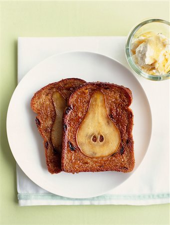 simsearch:825-06315282,k - Pear brioche French toast with vanilla ice cream Stock Photo - Rights-Managed, Code: 825-06315822