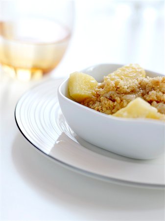 simsearch:825-06315282,k - Vanilla-flavored pineapple crumble Stock Photo - Rights-Managed, Code: 825-06315996