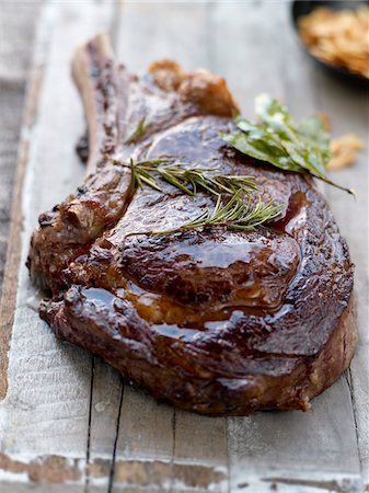 simsearch:825-05985428,k - Slowly cooked beef chop Stock Photo - Rights-Managed, Code: 825-06316975