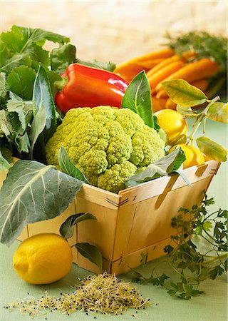 simsearch:825-05812193,k - Wooden basket of vegetables Stock Photo - Rights-Managed, Code: 825-06815072