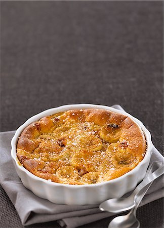 simsearch:825-06315282,k - Banana and raisin clafoutis Stock Photo - Rights-Managed, Code: 825-06815407