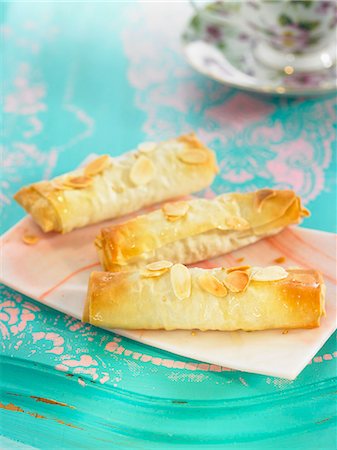 simsearch:825-07523099,k - Azuki and almond paste filo pastry rolls Photographie de stock - Rights-Managed, Code: 825-06815749