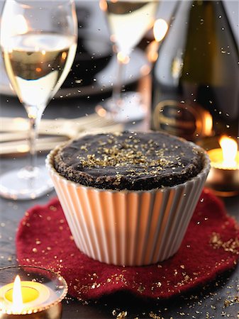 simsearch:825-05985931,k - Chocolate soufflé Stock Photo - Rights-Managed, Code: 825-06816357