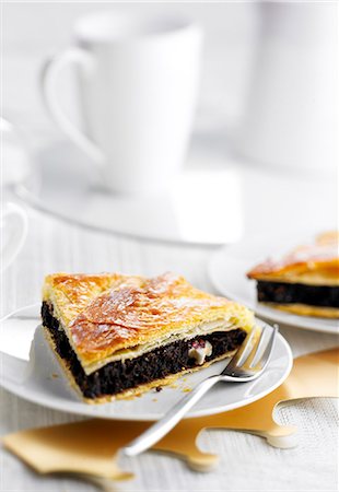 simsearch:825-06315282,k - Chocolate-hazelnut Galette des rois Stock Photo - Rights-Managed, Code: 825-06816417