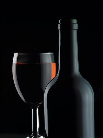 simsearch:825-03628865,k - Glass and bottle of Bordeaux red wine Stock Photo - Rights-Managed, Code: 825-06816581