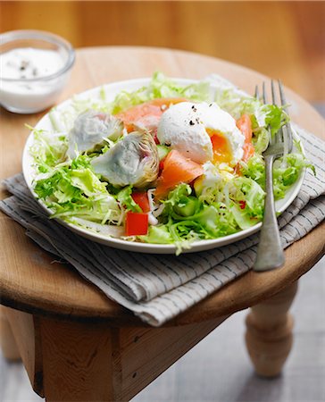 simsearch:825-07522119,k - Salmon and artichoke mixed salad with a poached egg Stock Photo - Rights-Managed, Code: 825-06816739