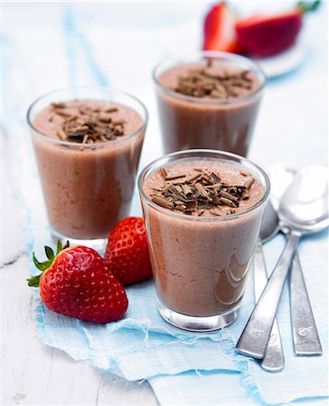 summer light - Choco-strawberry milk shakes Foto de stock - Con derechos protegidos, Código: 825-06816801