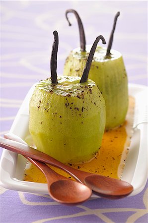 simsearch:825-06315282,k - Roasted kiwis with vanilla and ginger syrup Stock Photo - Rights-Managed, Code: 825-06817828
