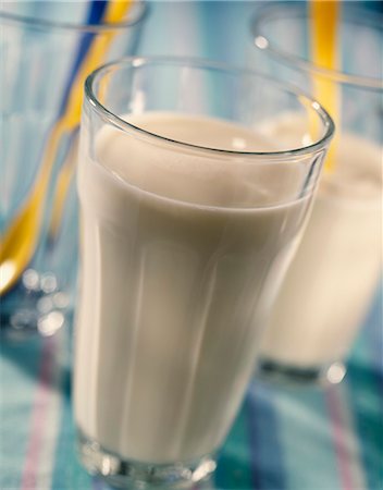 simsearch:825-03628865,k - Glass of milk Stock Photo - Rights-Managed, Code: 825-07075870