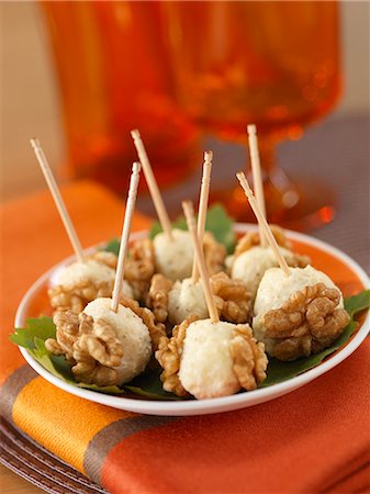 simsearch:825-05814612,k - Cheese and walnut appetizers Stock Photo - Rights-Managed, Code: 825-07076403