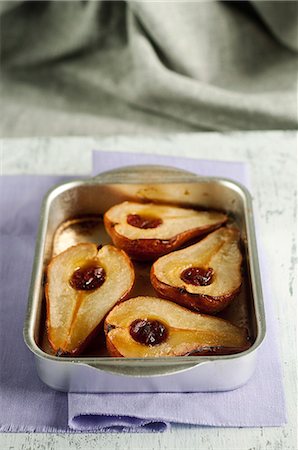 simsearch:825-06315282,k - Roast pears with maple syrup ,dried cranberries Stock Photo - Rights-Managed, Code: 825-07076449