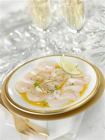 food or drink - Scallop Carpaccio with passion fruit Photographie de stock - Rights-Managed, Code: 825-07076693