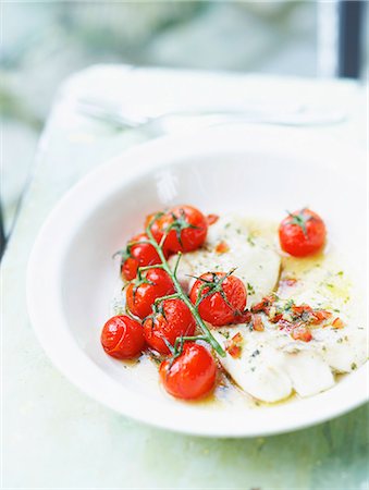 simsearch:825-07522119,k - Piece of cod with Virgin sauce and grilled bunch of tomatoes Stock Photo - Rights-Managed, Code: 825-07076725