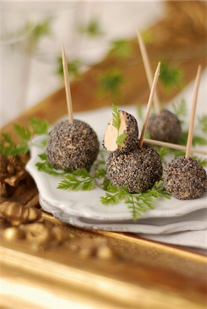 food or drink - Foie gras balls coated with poppyseeds Photographie de stock - Rights-Managed, Code: 825-07076849