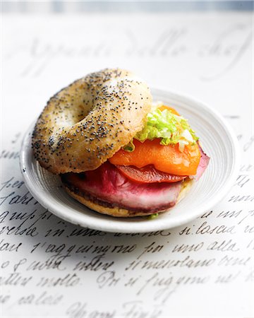 Roast beef and cheddar bagel sandwich Stock Photo - Rights-Managed, Code: 825-07076944