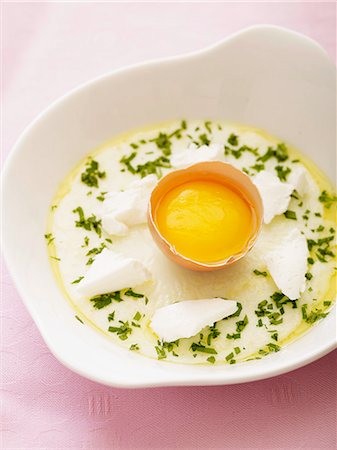 parsley - Egg with Petit Billy Stock Photo - Rights-Managed, Code: 825-07077089
