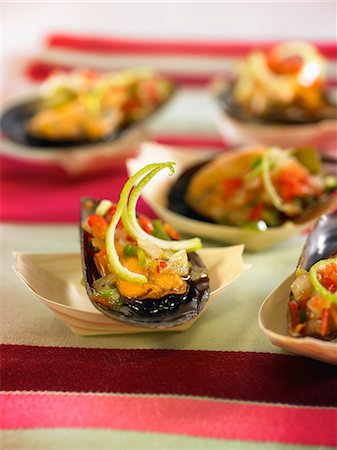 simsearch:825-07649320,k - Mussels with red and green peppers and vinaigrette Stock Photo - Rights-Managed, Code: 825-07077706