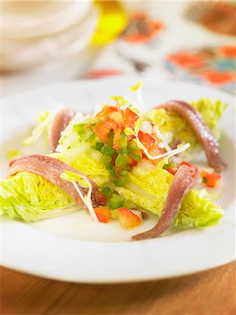 simsearch:825-07649320,k - Lettuce hearts,green and red pepper and anchovy salad Stock Photo - Rights-Managed, Code: 825-07077703
