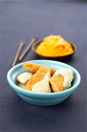 simsearch:825-07522085,k - chicken nuggets with pepper sauce Stock Photo - Rights-Managed, Code: 825-07077740