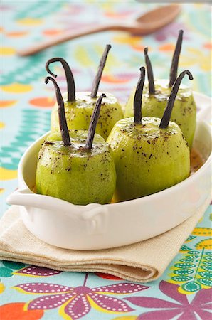 simsearch:825-06315282,k - Roasted kiwis with vanilla,banana-giner sauce Stock Photo - Rights-Managed, Code: 825-07078011