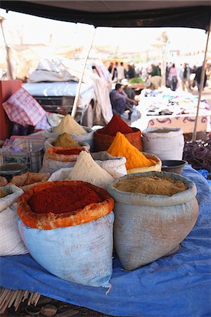 simsearch:825-07076761,k - Spice stall on the market at Kelaat M'Gouna Stock Photo - Rights-Managed, Code: 825-07078051