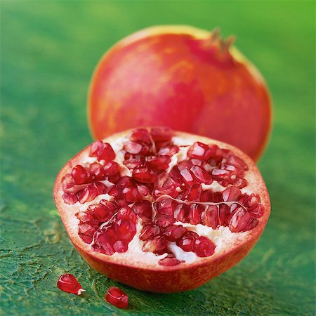 punica granatum - Pomegranates Stock Photo - Rights-Managed, Code: 825-07078253