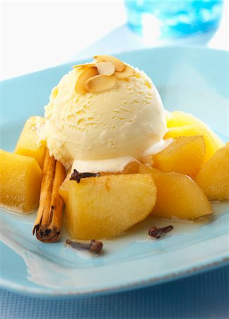 simsearch:825-06315282,k - Spicy sauteed apples with a scoop of vanilla ice cream Stock Photo - Rights-Managed, Code: 825-07078425
