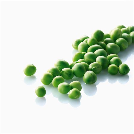 Cut-out peas Stock Photo - Rights-Managed, Code: 825-07522415