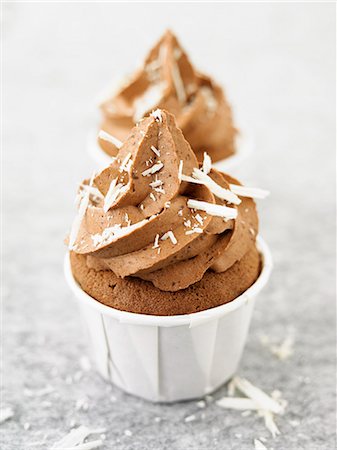 Chocolate cupcakes Foto de stock - Con derechos protegidos, Código: 825-07522446