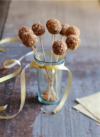 simsearch:825-07523099,k - Gingerbread and foie gras savoury popcakes Photographie de stock - Rights-Managed, Code: 825-07523097