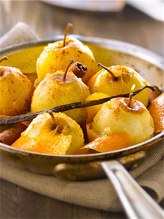 simsearch:825-06315282,k - Stewed apples with orange rinds Stock Photo - Rights-Managed, Code: 825-07523143