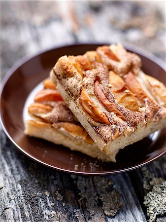 simsearch:825-06315282,k - Apple-cinnamon cake Stock Photo - Rights-Managed, Code: 825-07523156