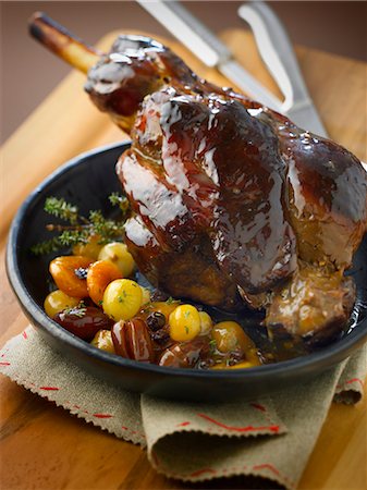 passover - Confit lamb with small onions and dried fruit Stock Photo - Rights-Managed, Code: 825-07599705