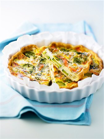 simsearch:825-07522119,k - Vegetable and salmon tart Stock Photo - Rights-Managed, Code: 825-07599730