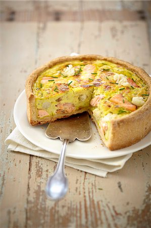 simsearch:825-07522119,k - Salmon and cauliflower savory tart Stock Photo - Rights-Managed, Code: 825-07652661