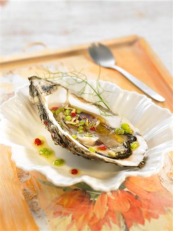 simsearch:825-07649320,k - Oyster with vinaigrette Stock Photo - Rights-Managed, Code: 825-07652699