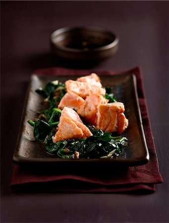simsearch:825-07522119,k - Salmon with spinach Stock Photo - Rights-Managed, Code: 825-07652777