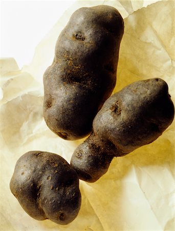 simsearch:825-02306228,k - black potatoes Foto de stock - Con derechos protegidos, Código: 825-02306307