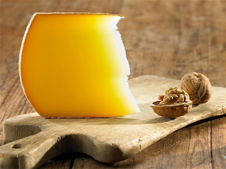 comté and walnuts Stock Photo - Rights-Managed, Code: 825-02306845