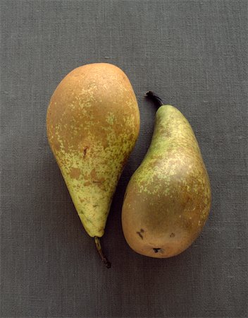 Two William pears Stock Photo - Rights-Managed, Code: 825-02307612