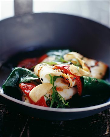 simsearch:825-03627010,k - Pan-fried squid with spinach and peppers Stock Photo - Rights-Managed, Code: 825-03627999