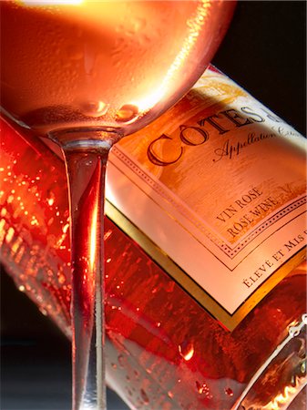 simsearch:825-02306931,k - Bottle and glass of rosé wine Stock Photo - Rights-Managed, Code: 825-03628259