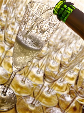 simsearch:825-02306931,k - Pouring a glass of champagne Stock Photo - Rights-Managed, Code: 825-03628808