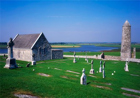 simsearch:832-02252667,k - Clonmacnoise (549) Roundtower And Chapel And River Shannon Stock Photo - Rights-Managed, Code: 832-02254160