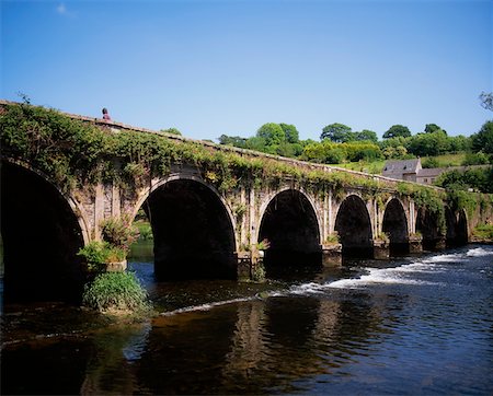 simsearch:832-03639876,k - Co Kilkenny, Bridge over the River Nore, Inistioge Stock Photo - Rights-Managed, Code: 832-02254323